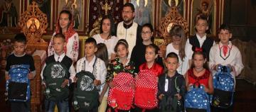 4000 de ghiozdane şi rechizite şcolare pentru copii defavorizaţi din Arhiepiscopia Dunării de Jos 4000 de ghiozdane şi rechizite şcolare pentru copii defavorizaţi din Arhiepiscopia Dunării de Jos