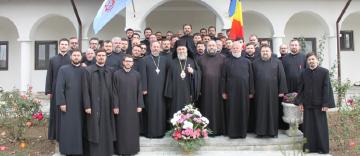Conferinţa semestrială a preoţilor din Protopopiatul Târgu Bujor şi sfinţirea sediului administrativ al protoieriei Conferinţa semestrială a preoţilor din Protopopiatul Târgu Bujor şi sfinţirea sediului administrativ al protoieriei