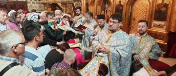 Activitate filantropică la Catedrala Arhiepiscopală din Galaţi în Duminica slăbănogului de la Vitezda Activitate filantropică la Catedrala Arhiepiscopală din Galaţi în Duminica slăbănogului de la Vitezda