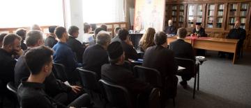 Întrunire consultativă pentru pelerinajul tinerilor liceeni la Mănăstirea Buciumeni Întrunire consultativă pentru pelerinajul tinerilor liceeni la Mănăstirea Buciumeni