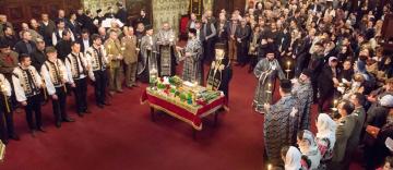 Prohodul Domnului la Catedrala Arhiepiscopală din Galaţi Prohodul Domnului la Catedrala Arhiepiscopală din Galaţi