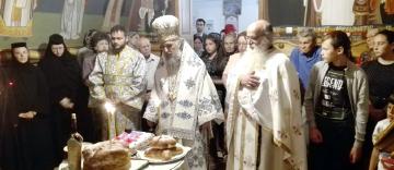 Prin puterea Crucii toate puterile demonice se îndepărtează și fug de la om Prin puterea Crucii toate puterile demonice se îndepărtează și fug de la om