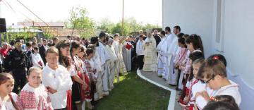 Sfinţirea bisericii „Adormirea Maicii Domnului și Sf. Nectarie Taumaturgul“ din parohia Esna, judeţul Brăila Sfinţirea bisericii „Adormirea Maicii Domnului și Sf. Nectarie Taumaturgul“ din parohia Esna, judeţul Brăila
