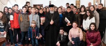 Ierarhul Dunării de Jos a primit la Centrul eparhial vizita elevilor de la Şcoala nr. 26 din Galaţi Ierarhul Dunării de Jos a primit la Centrul eparhial vizita elevilor de la Şcoala nr. 26 din Galaţi