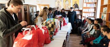 Activităţi social-filantropice îndreptate către elevi la Brăila Activităţi social-filantropice îndreptate către elevi la Brăila