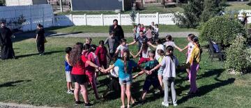 Activități de vacanță pentru 50 de copii din două parohii gălățene