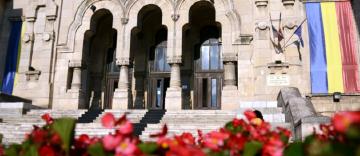 Burse pentru studenţi oferite de ierarhul Dunării de Jos Burse pentru studenţi oferite de ierarhul Dunării de Jos