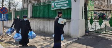 Daruri oferite mamelor și pruncilor de la Maternitatea „Buna Vestire“ din Galați și vârstnicilor izolați la domiciliu Daruri oferite mamelor și pruncilor de la Maternitatea „Buna Vestire“ din Galați și vârstnicilor izolați la domiciliu