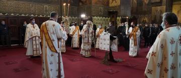 Duminica Sfintei Cruci la Catedrala Arhiepiscopală din Galaţi Duminica Sfintei Cruci la Catedrala Arhiepiscopală din Galaţi