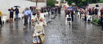 Slujire arhierească la Catedrala Arhiepiscopală din Galaţi Slujire arhierească la Catedrala Arhiepiscopală din Galaţi