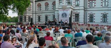 Ediţia a 6-a a Festivalului Internaţional de Muzică Veche Tradiţională „Dimitrie Cantemir“ Ediţia a 6-a a Festivalului Internaţional de Muzică Veche Tradiţională „Dimitrie Cantemir“