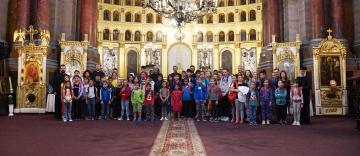 Arhiepiscopia Dunării de Jos continuă sprijinirea elevilor cu ghiozdane şi rechizite şcolare Arhiepiscopia Dunării de Jos continuă sprijinirea elevilor cu ghiozdane şi rechizite şcolare