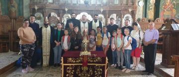 Ghiozdane şi rechizite şcolare pentru copiii din nordul judeţului Galaţi Ghiozdane şi rechizite şcolare pentru copiii din nordul judeţului Galaţi