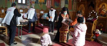 Liturghie şi filantropie la biserica „Sf. Mina“ din Galaţi Liturghie şi filantropie la biserica „Sf. Mina“ din Galaţi