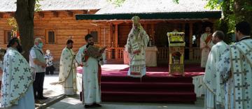 Sfântul Mare Mucenic şi Tămăduitor Pantelimon a fost sărbătorit la Mănăstirea Lacu-Sărat din Brăila Sfântul Mare Mucenic şi Tămăduitor Pantelimon a fost sărbătorit la Mănăstirea Lacu-Sărat din Brăila