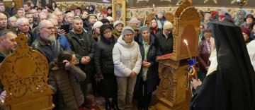 Rugăciune şi binecuvântare la biserica de pe platforma siderurgică din Galaţi