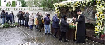 Pelerinajul la sfintele moaşte continuă în aceste zile la Galaţi Pelerinajul la sfintele moaşte continuă în aceste zile la Galaţi