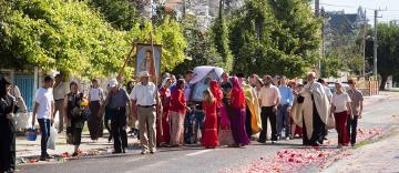 Procesiune cu Icoana Maicii Domnului în localitatea Ivești, județul Galați Procesiune cu Icoana Maicii Domnului în localitatea Ivești, județul Galați