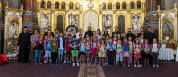 Arhiepiscopia Dunării de Jos continuă sprijinirea elevilor cu ghiozdane şi rechizite şcolare Arhiepiscopia Dunării de Jos continuă sprijinirea elevilor cu ghiozdane şi rechizite şcolare