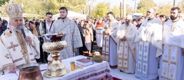 Sfințirea bisericii „Sfinții Apostoli Petru și Pavel“ din satul Pietroiu, județul Brăila Sfințirea bisericii „Sfinții Apostoli Petru și Pavel“ din satul Pietroiu, județul Brăila