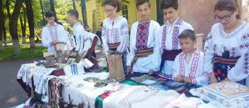 Satul românesc – izvor de identitate Satul românesc – izvor de identitate